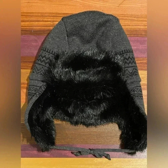 Banana Republic Merino Wool Trapper Hat w/ Faux Fur, L/XL - Picture 4 of 4